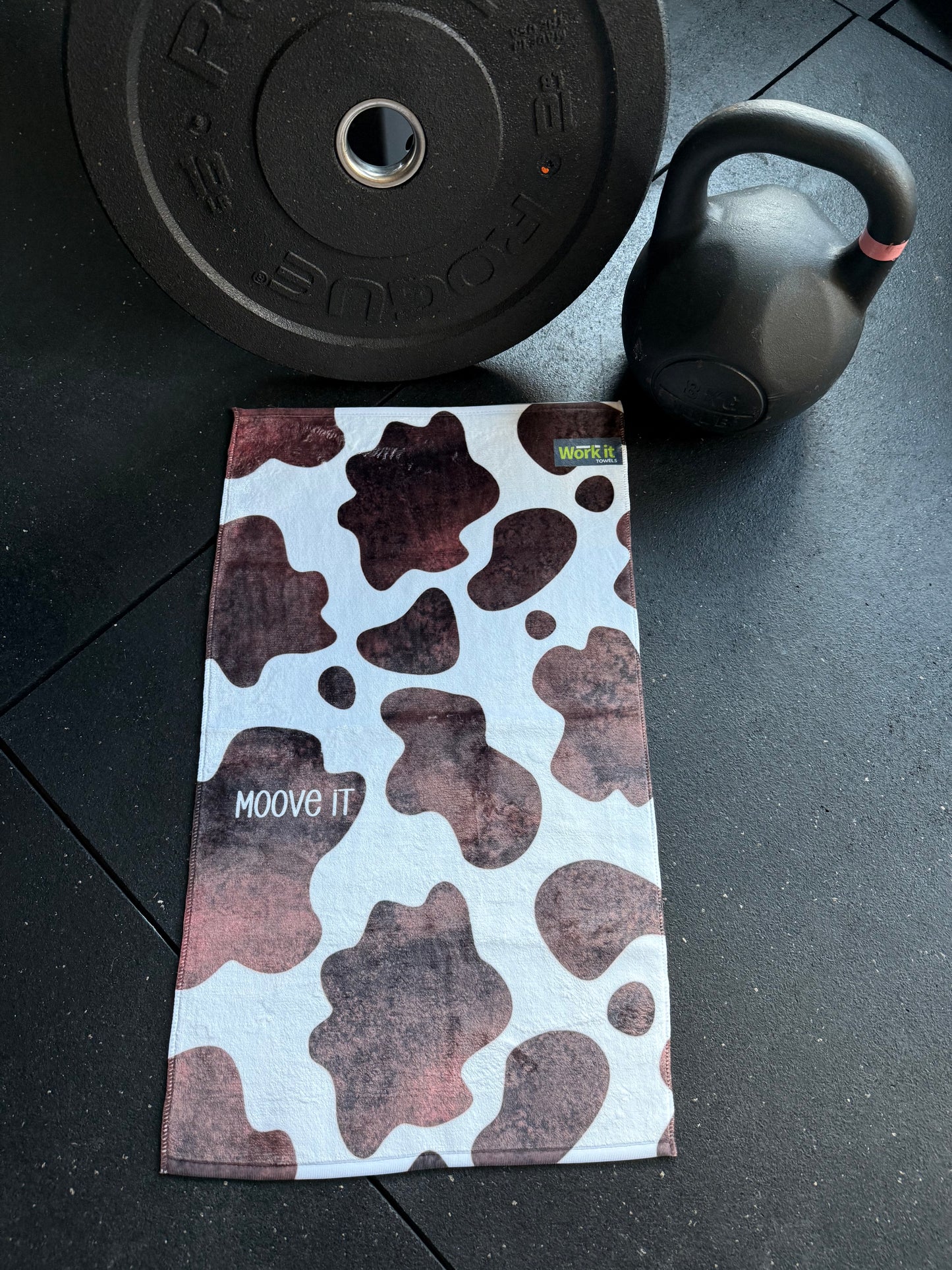 Moove It gym towel with trendy cow pattern