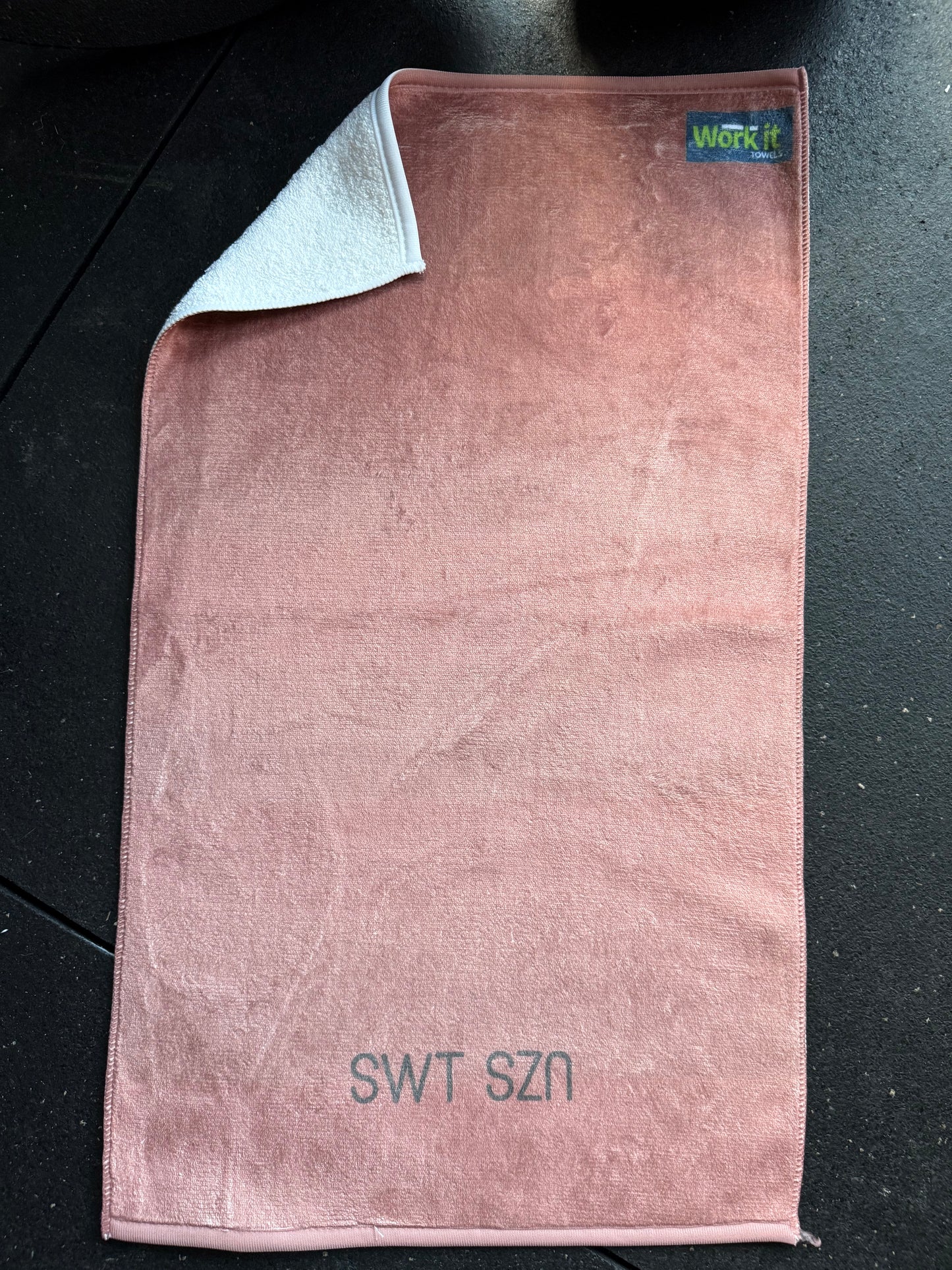 Chestnut SWT SZN premium gym towel