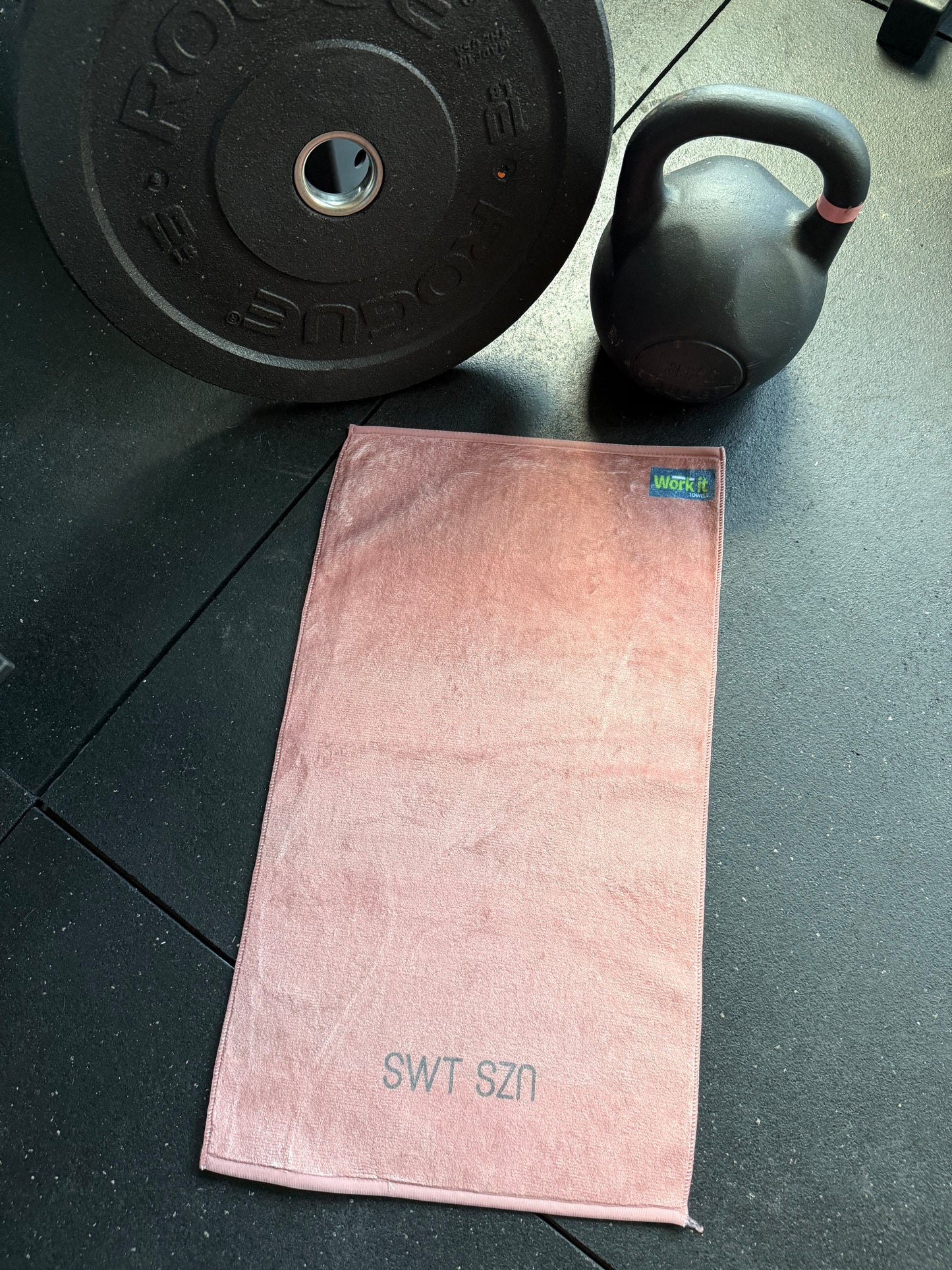 Chestnut SWT SZN premium gym towel
